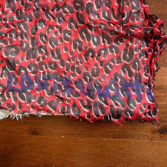 Louis Vuitton Leopard Stole (Rouge) - Picture 5 of 6